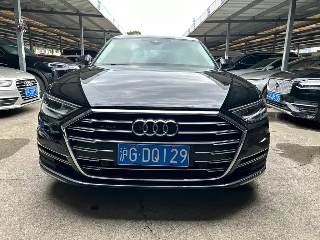 Audi A8 — фото 2