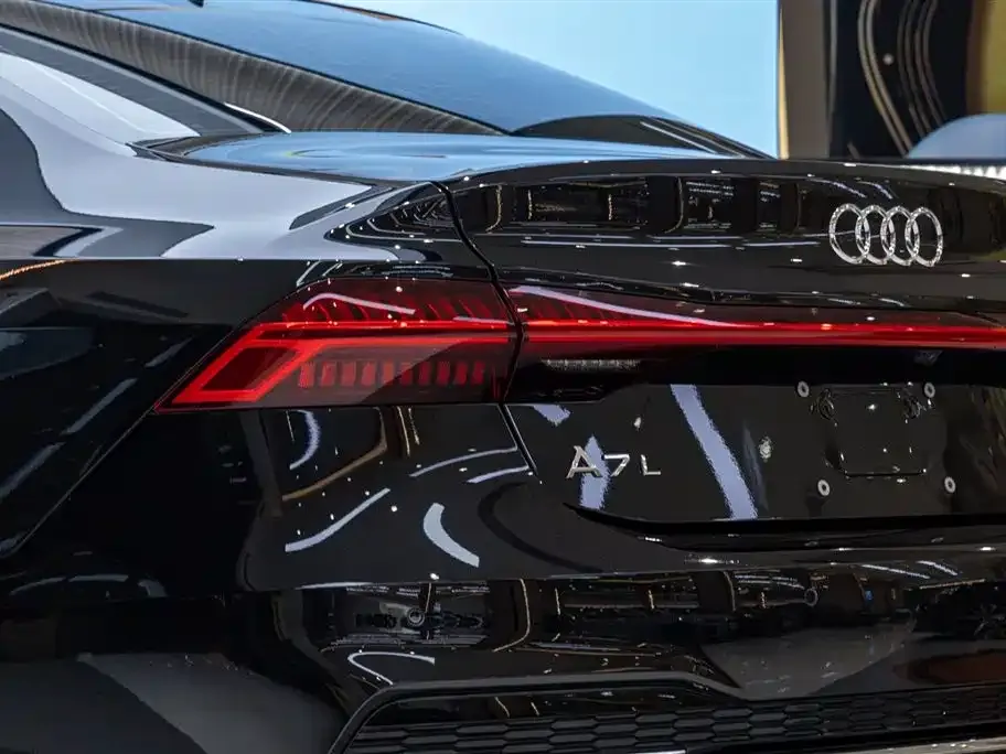 Audi A7L 2024 из CN, фото 7