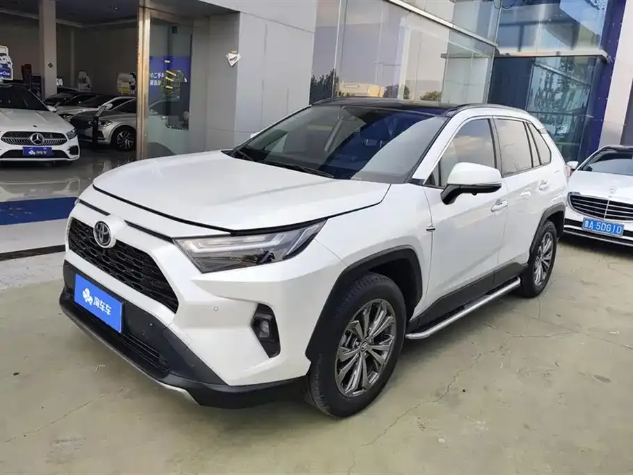 Toyota RAV4 2024 из CN, фото 1