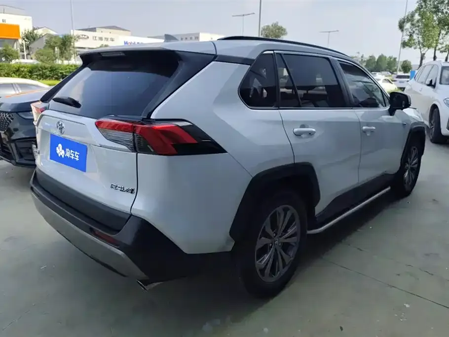 Toyota RAV4 2024 из CN, фото 3