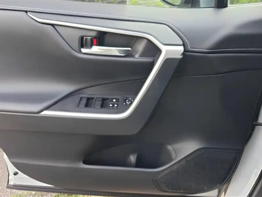 Toyota RAV4 2024 из CN, фото 7