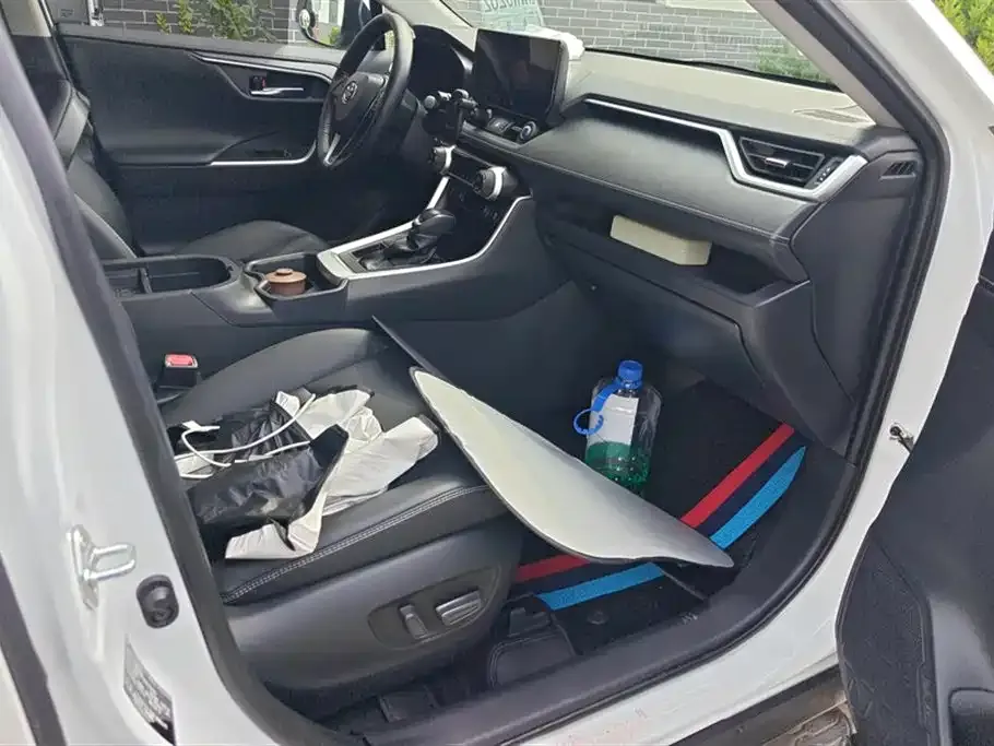 Toyota RAV4 2024 из CN, фото 8