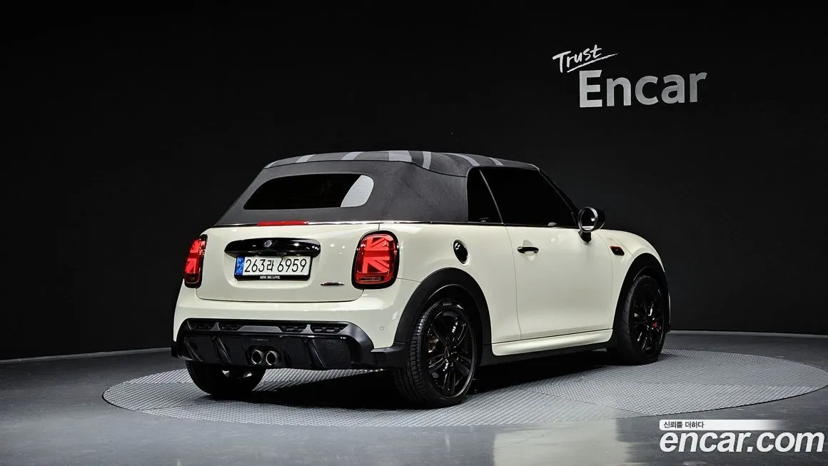 Mini Cooper Convertible 2022 из KR, фото 2
