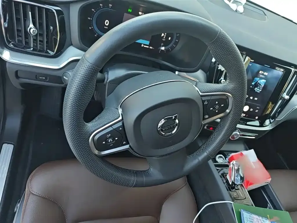 Volvo S60 2023 из CN, фото 3