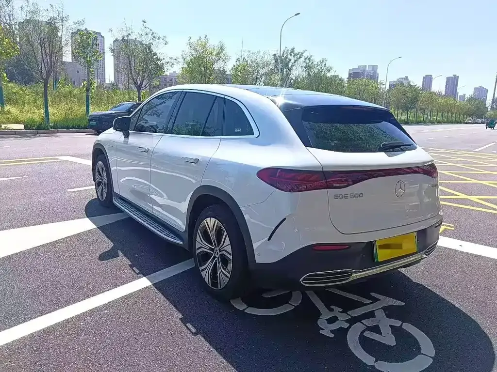 Mercedes-Benz EQE SUV 2023 из CN, фото 5