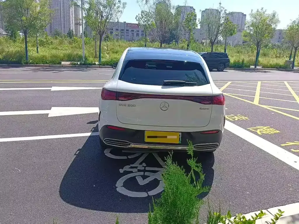 Mercedes-Benz EQE SUV 2023 из CN, фото 6
