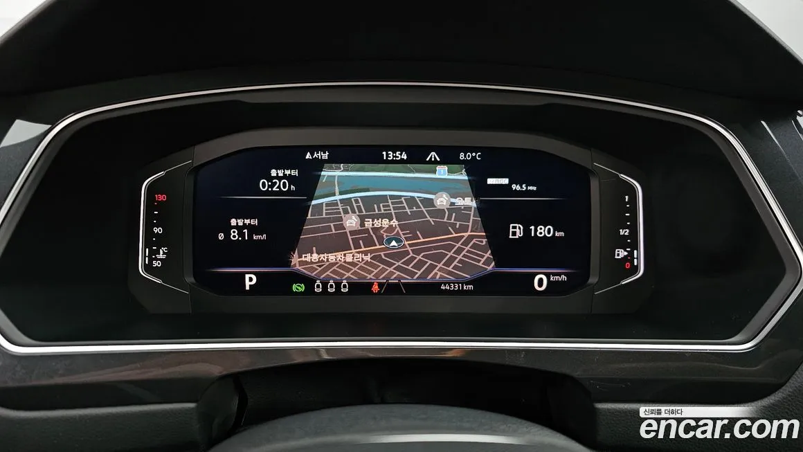 Volkswagen Tiguan — фото 8
