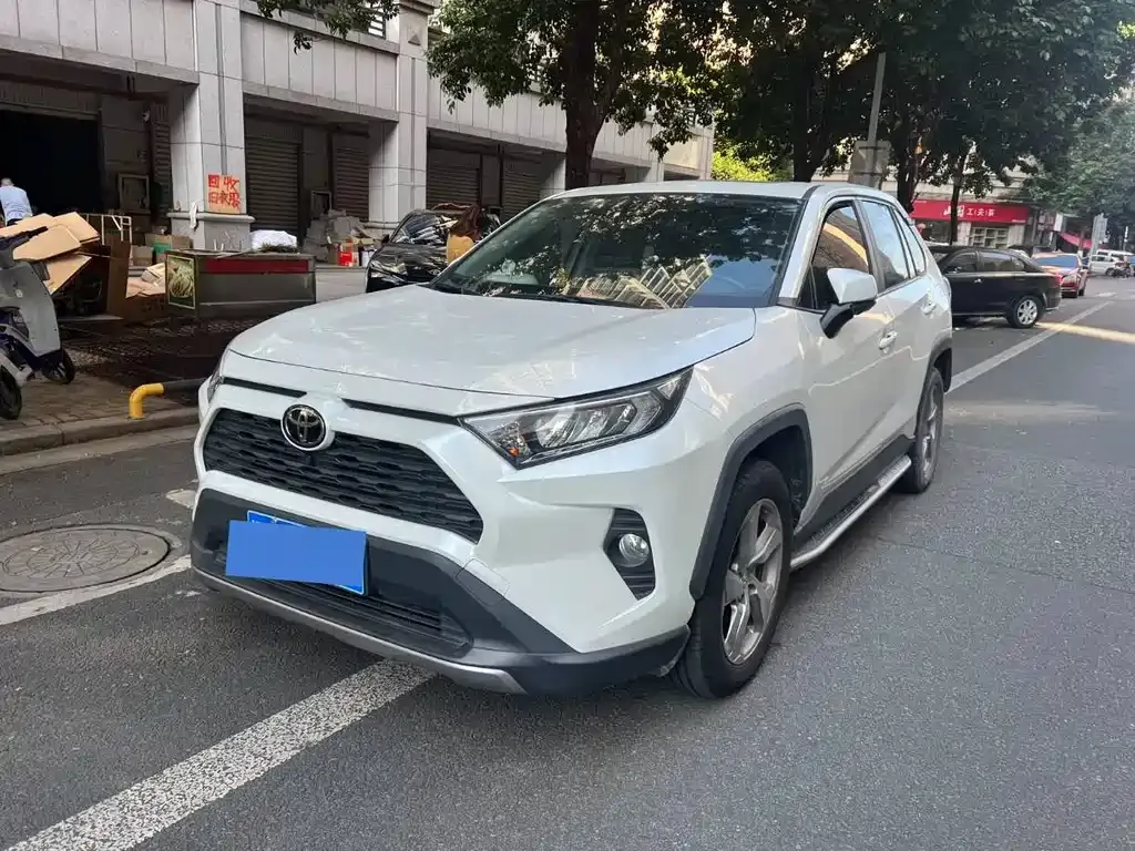 Toyota RAV4 2021 из CN, фото 1