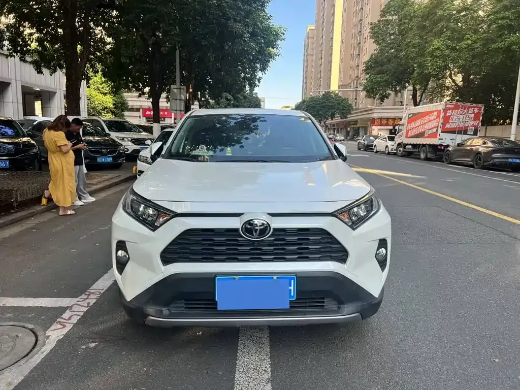 Toyota RAV4 2021 из CN, фото 2