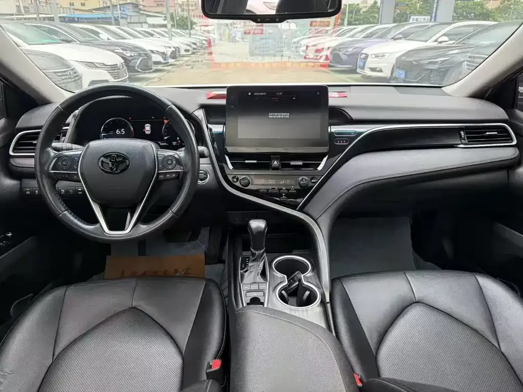 Toyota Camry 2022 из CN, фото 2