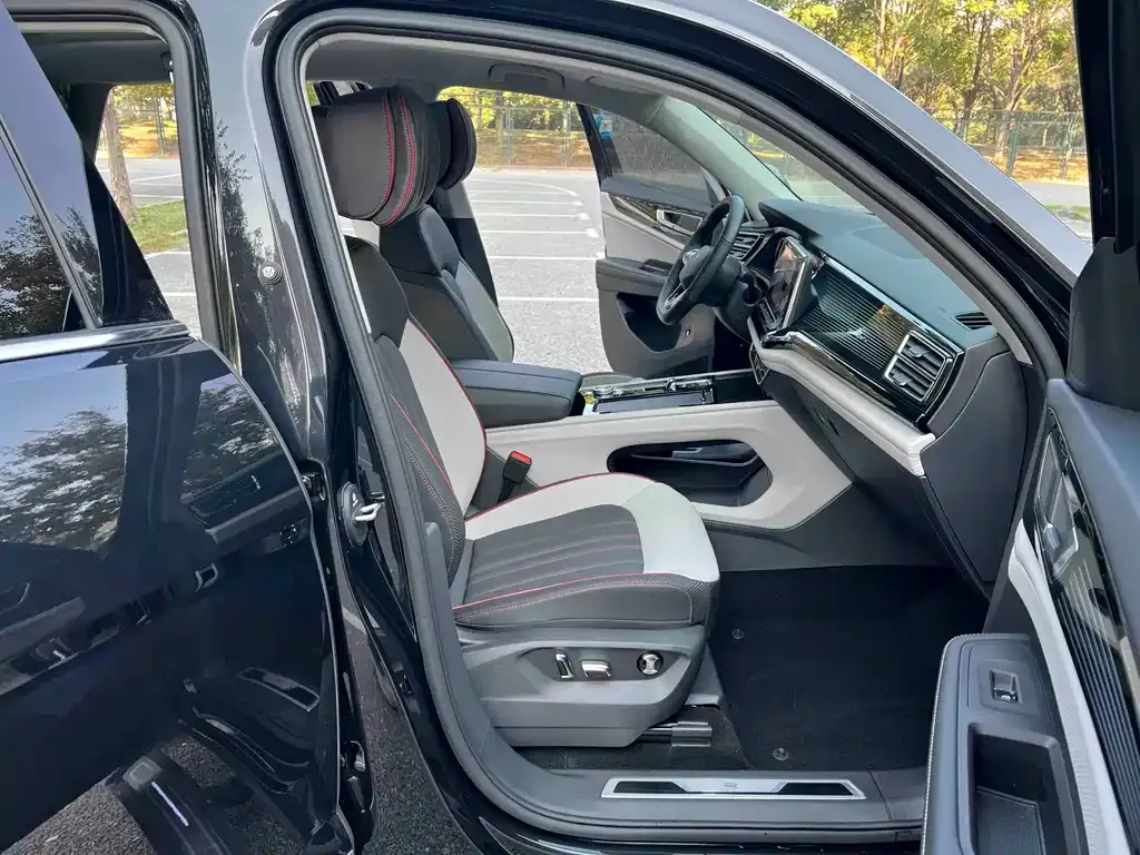 Volkswagen Teramont 2024 из CN, фото 9