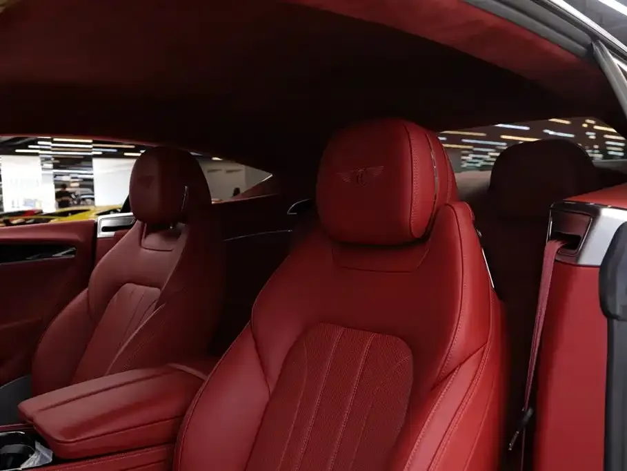 Bentley Continental 2023 из CN, фото 6