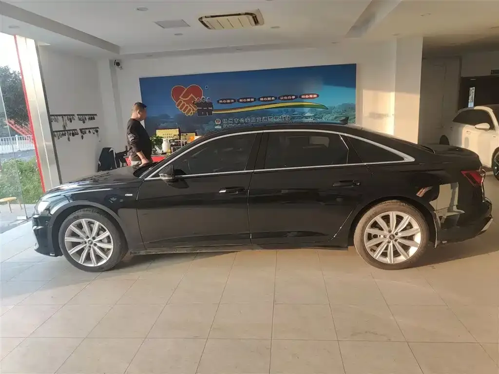 Audi A6L 2024 из CN, фото 5