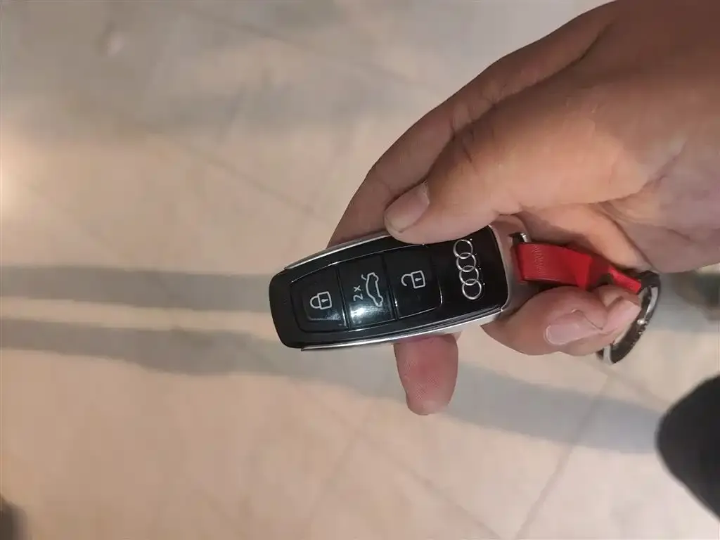 Audi A6L 2024 из CN, фото 9