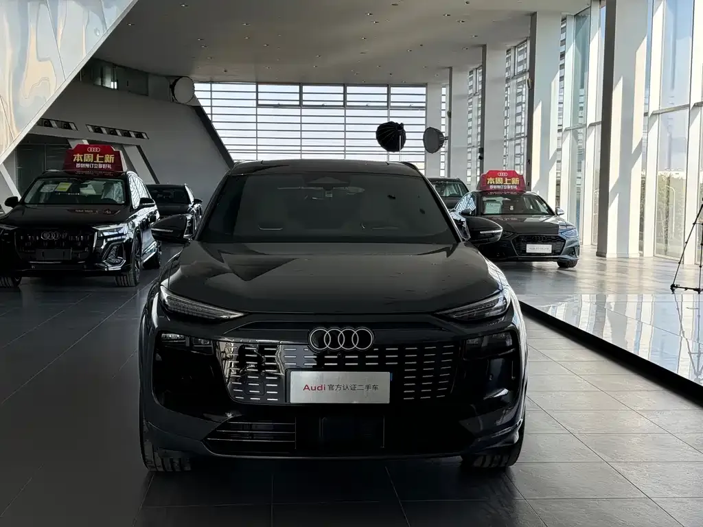 Audi Q6L e-tron — фото 2