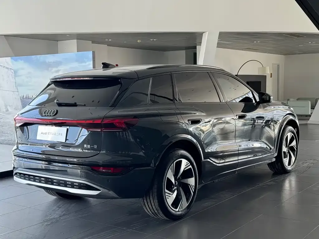 Audi Q6L e-tron — фото 4