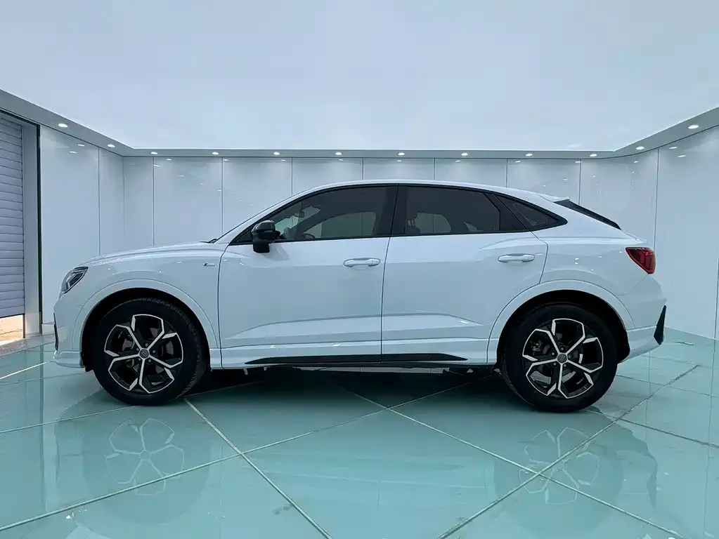 Audi Q3 Sportback 2021 из CN, фото 8