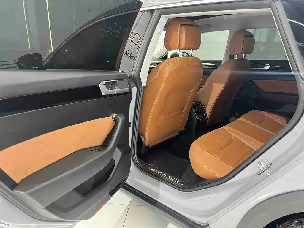 Volkswagen CC 2022 из CN, фото 7