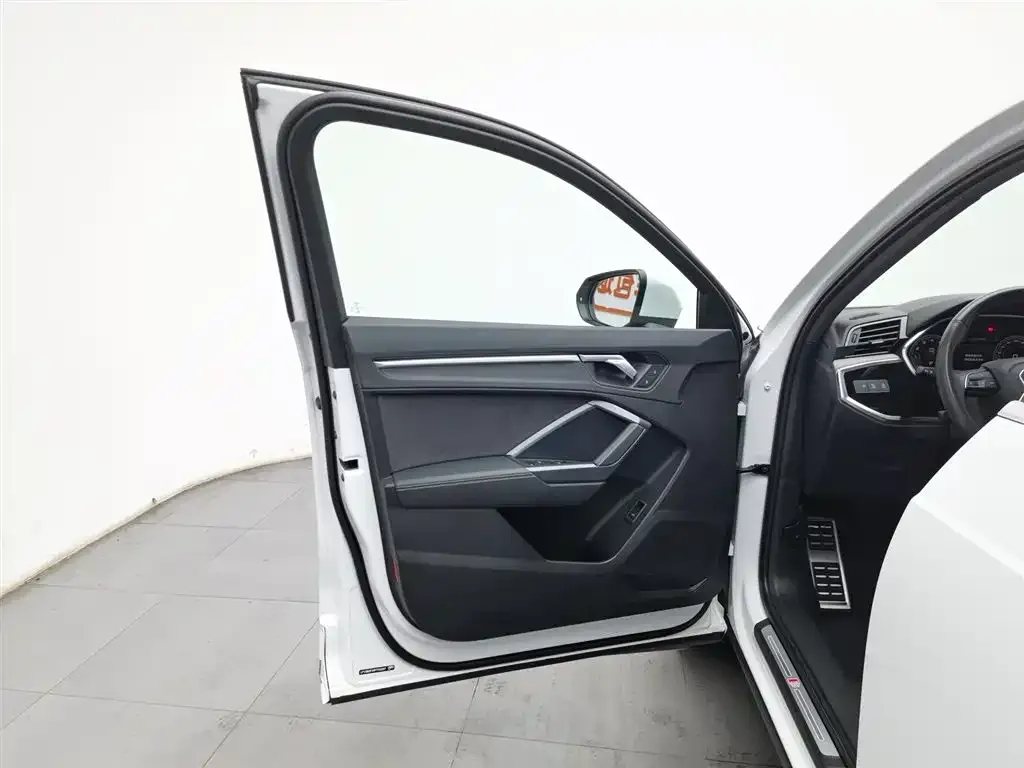 Audi Q3 2024 из CN, фото 8