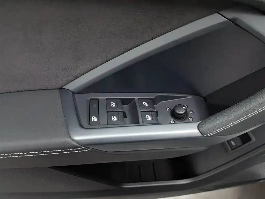 Audi Q3 2024 из CN, фото 9