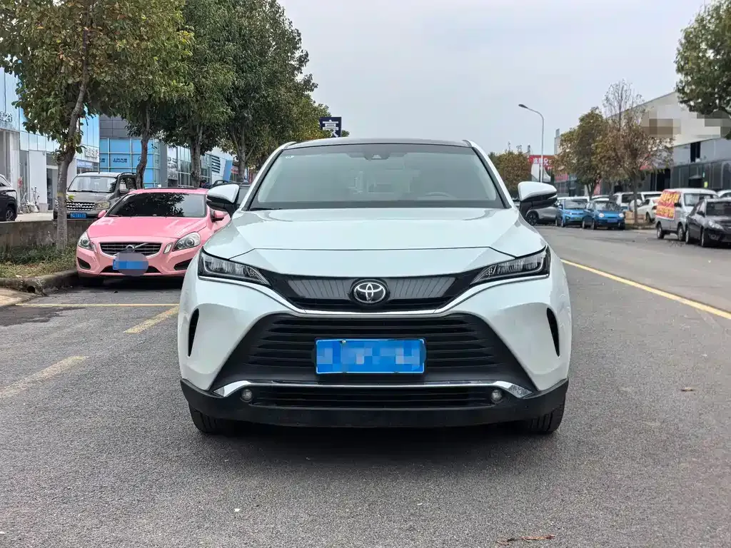 Toyota Harrier 2023 из CN, фото 2
