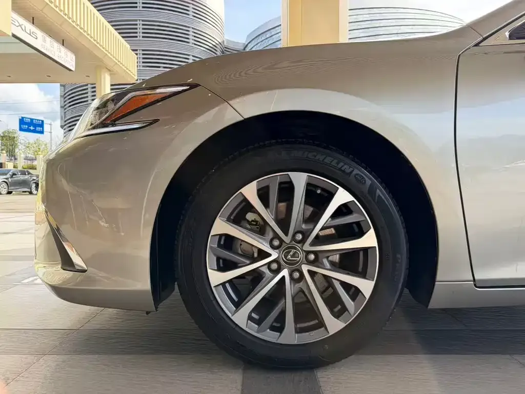 Lexus ES 2024 из CN, фото 3