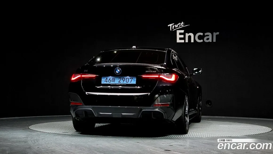 BMW i4 — фото 4