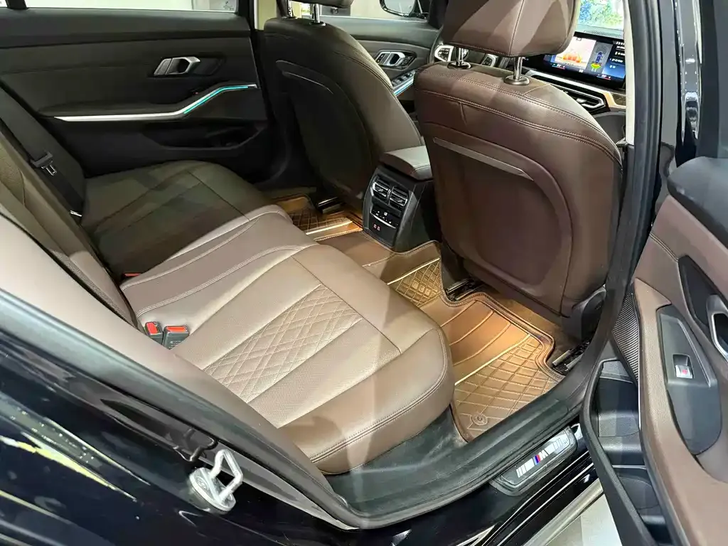 BMW 3 Series 2023 из CN, фото 7