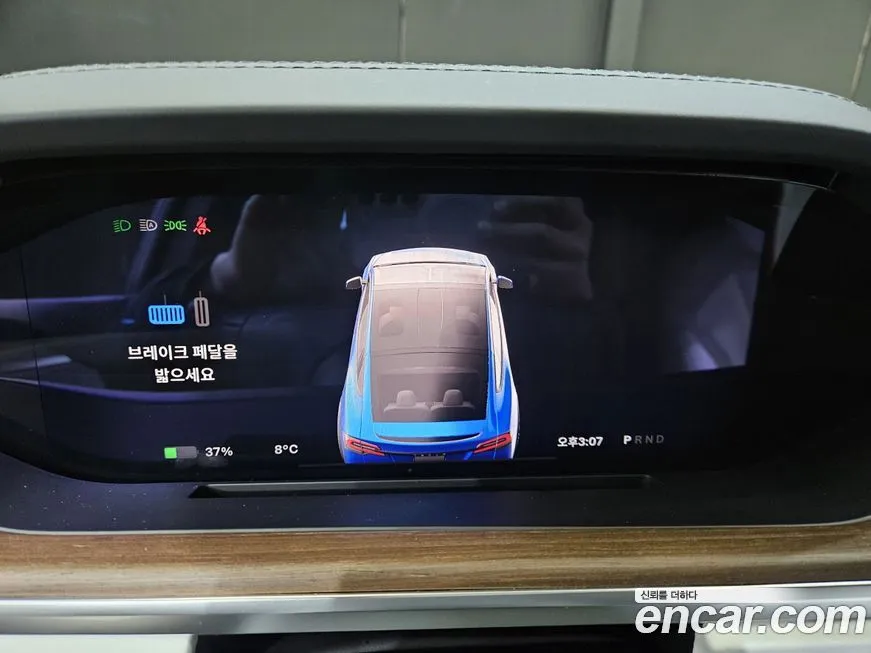 Tesla Model X — фото 10