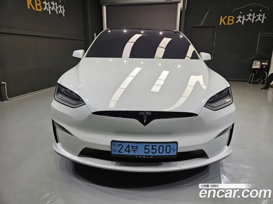 Tesla Model X — фото 3