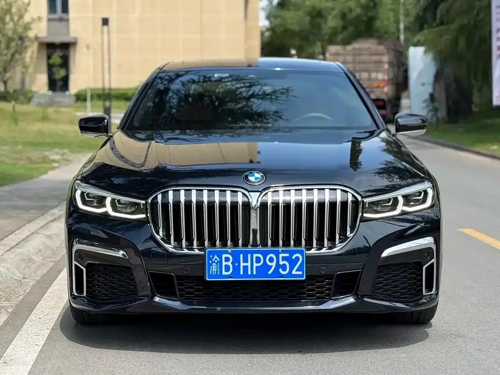 BMW 7 Series 2022 из CN, фото 3