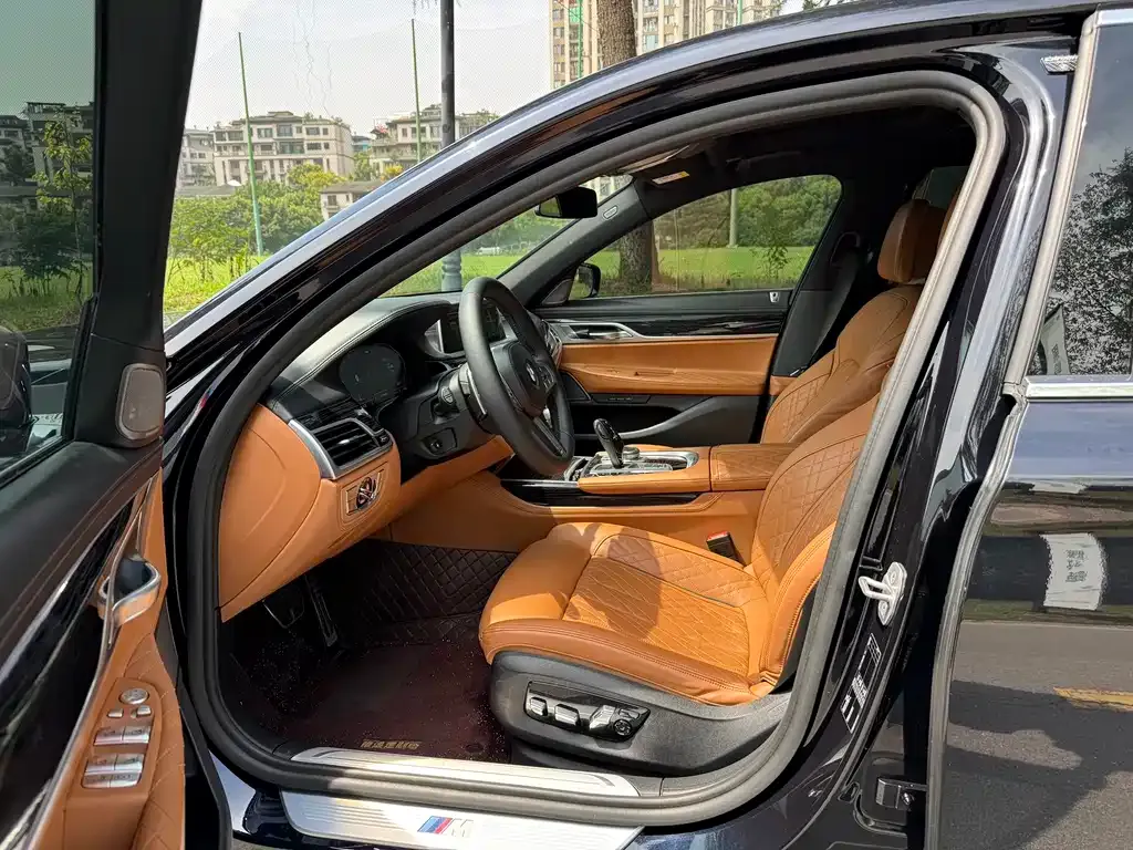 BMW 7 Series 2022 из CN, фото 7