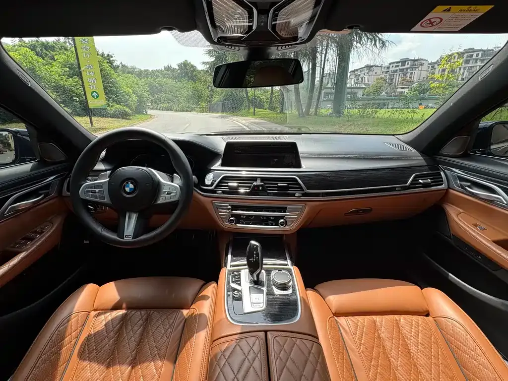 BMW 7 Series 2022 из CN, фото 9