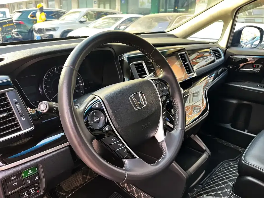 Honda Elysion 2021 из CN, фото 10