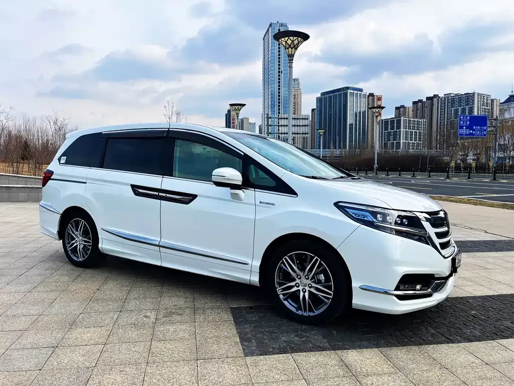 Honda Elysion 2021 из CN, фото 2