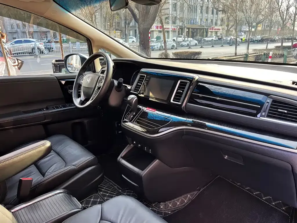 Honda Elysion 2021 из CN, фото 8