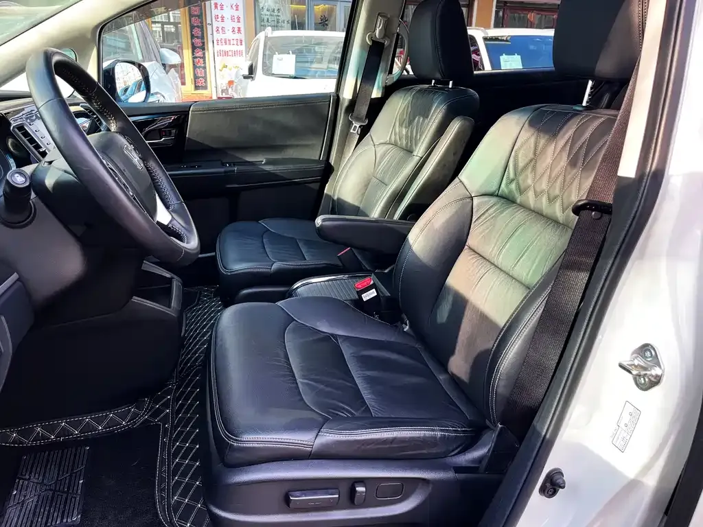 Honda Elysion 2021 из CN, фото 9