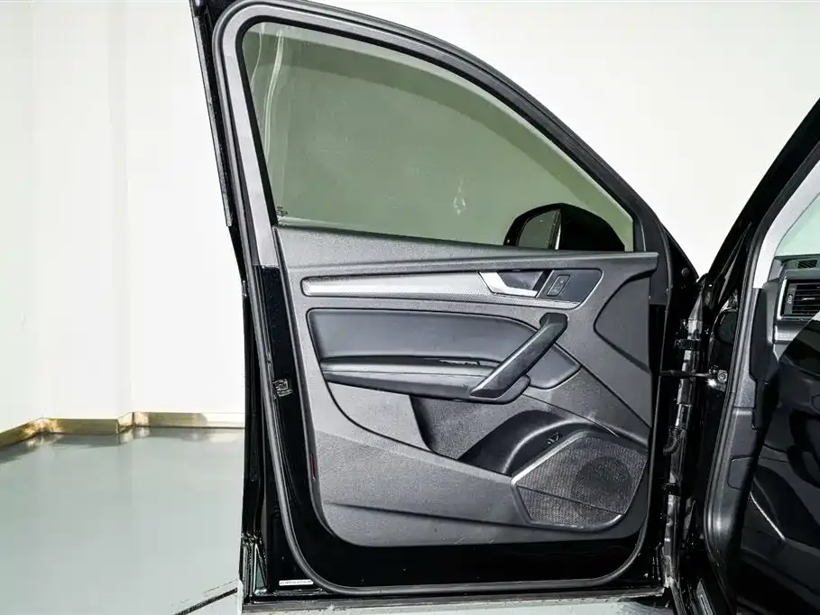 Audi Q5L 2022 из CN, фото 9