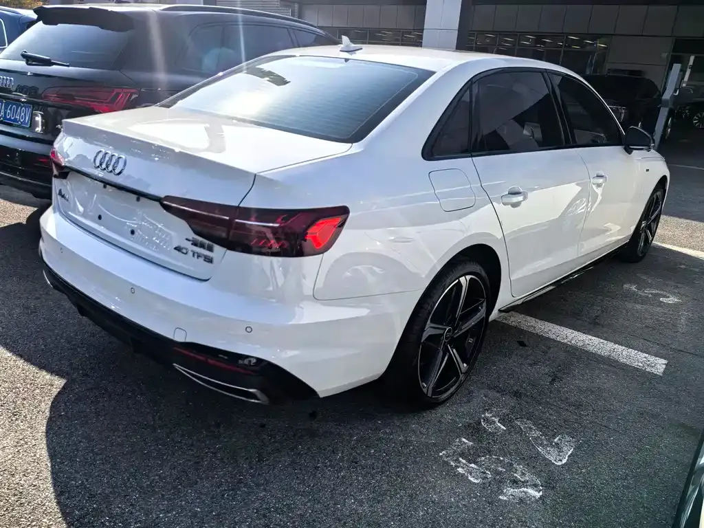 Audi A4L 2024 из CN, фото 4