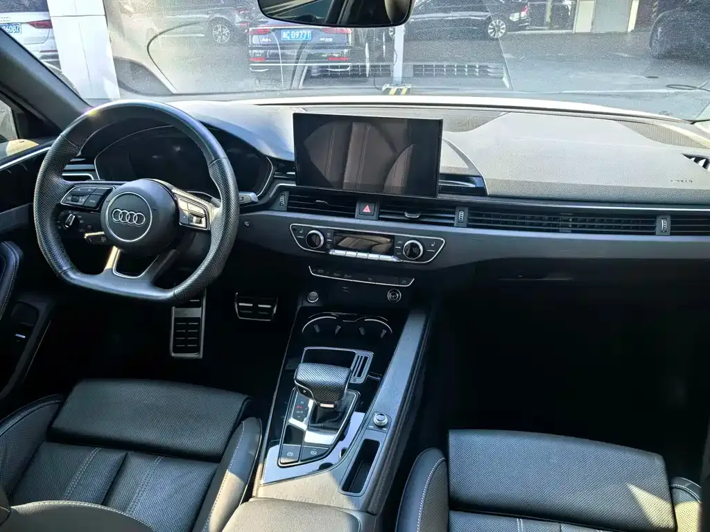 Audi A4L 2024 из CN, фото 5