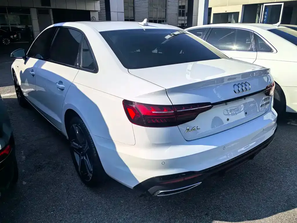Audi A4L 2024 из CN, фото 6