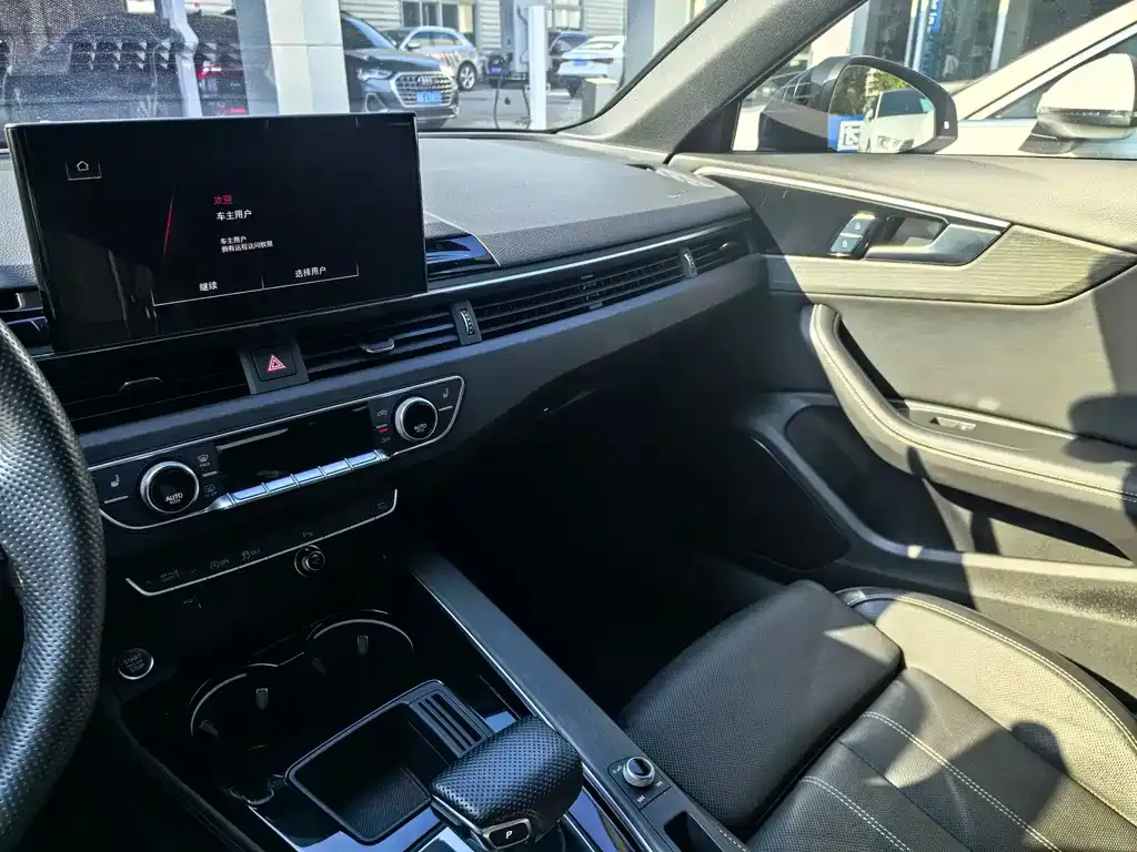 Audi A4L 2024 из CN, фото 9