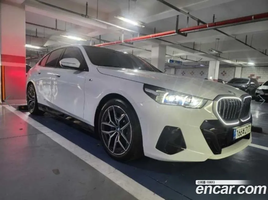 BMW 5-Series 2024 из KR, фото 2