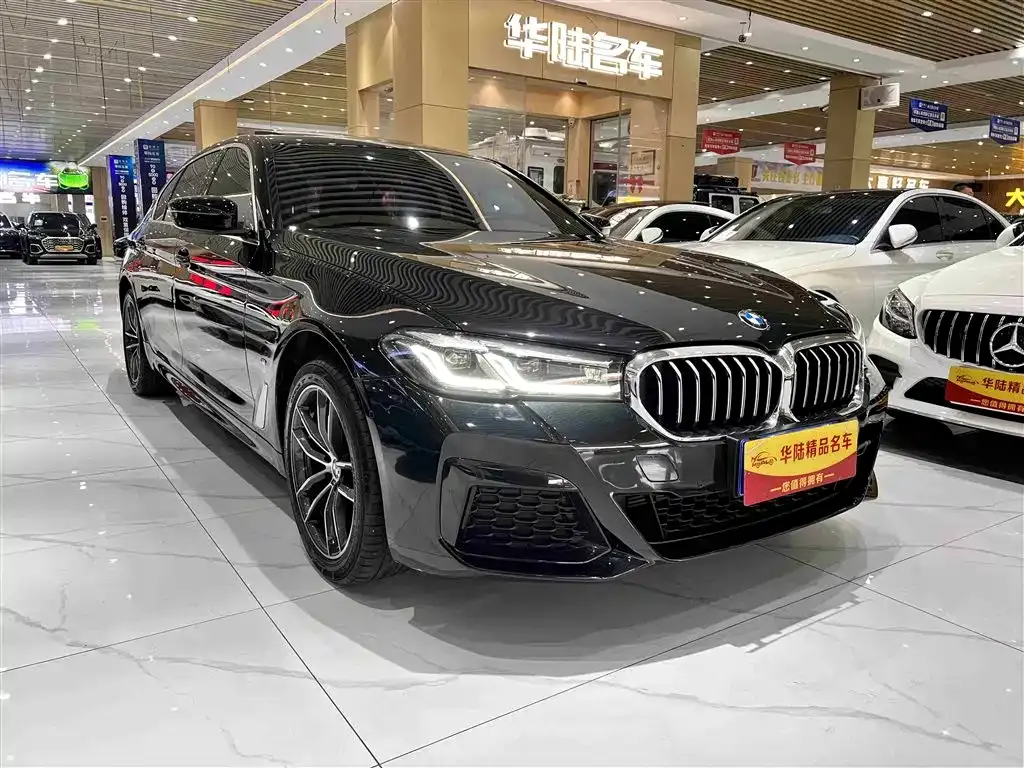 BMW 5 Series 2022 из CN, фото 3