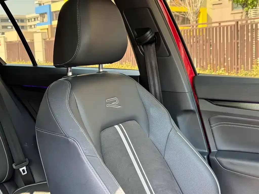 Volkswagen Golf 2022 из CN, фото 10