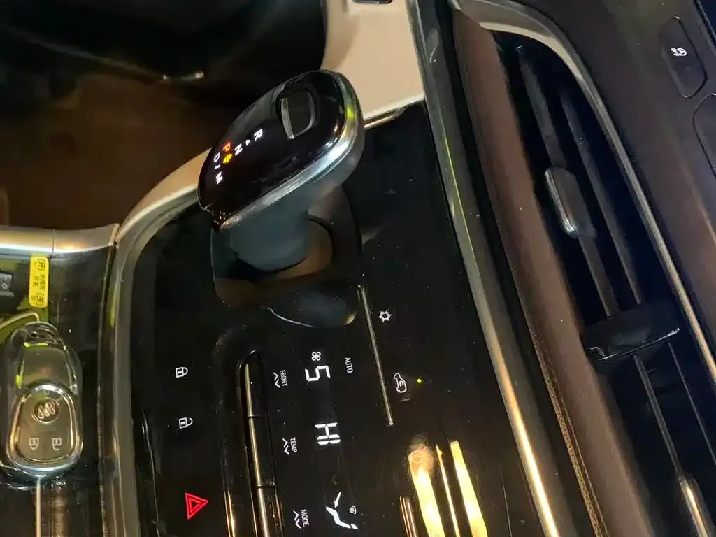 Buick GL8 2022 из CN, фото 10