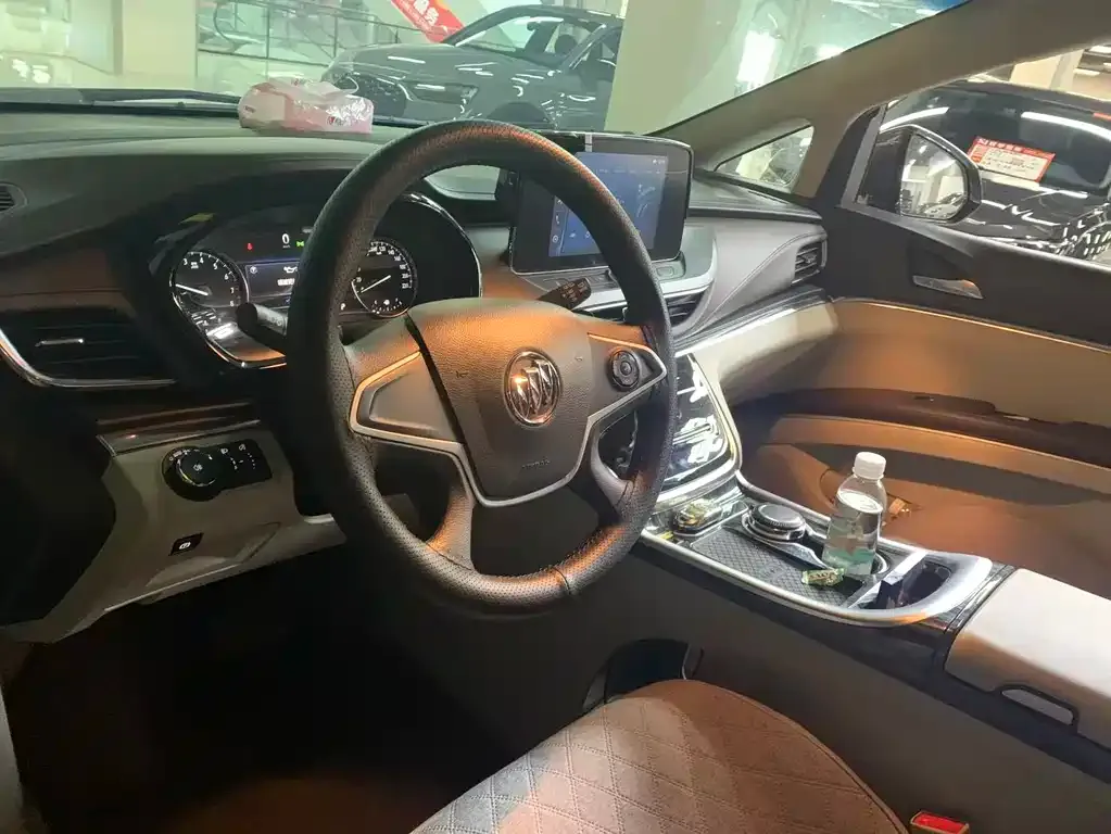 Buick GL8 2022 из CN, фото 3
