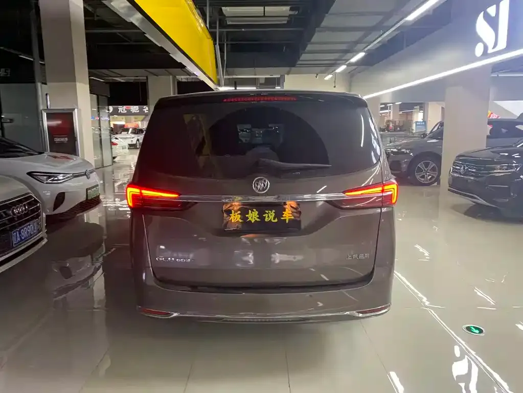 Buick GL8 2022 из CN, фото 7