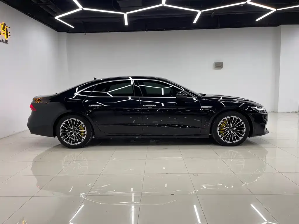 Audi A7L 2024 из CN, фото 4