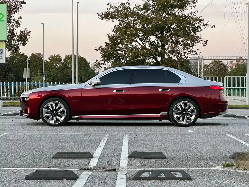 BMW i7 2023 из CN, фото 4